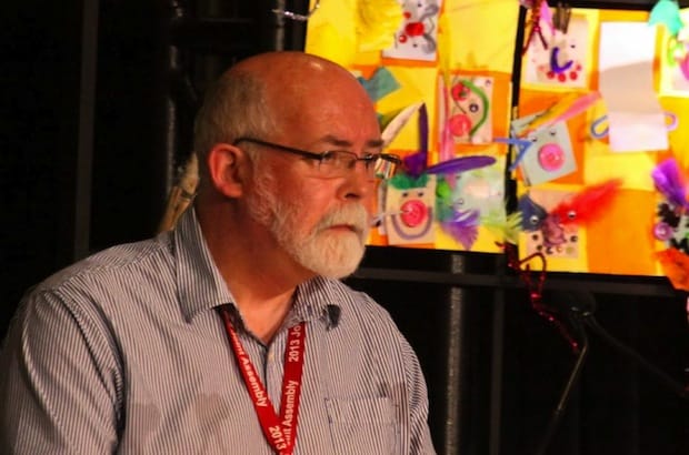 New General Synod prolocutor Harry Huskins introduces the motion on the proposed Anglican Covenant. Photo: Art Babych